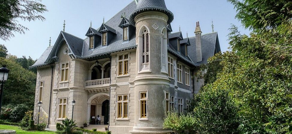 Biester Palace & Park