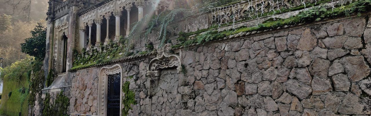 Quinta Regaleira, Street
